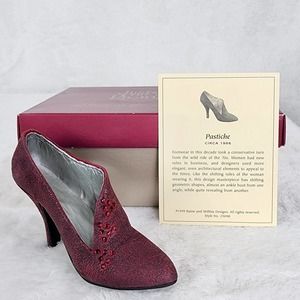 📽️ Pastiche- Just The Right Shoe Sculpture. Mint Condition. COA includes Box